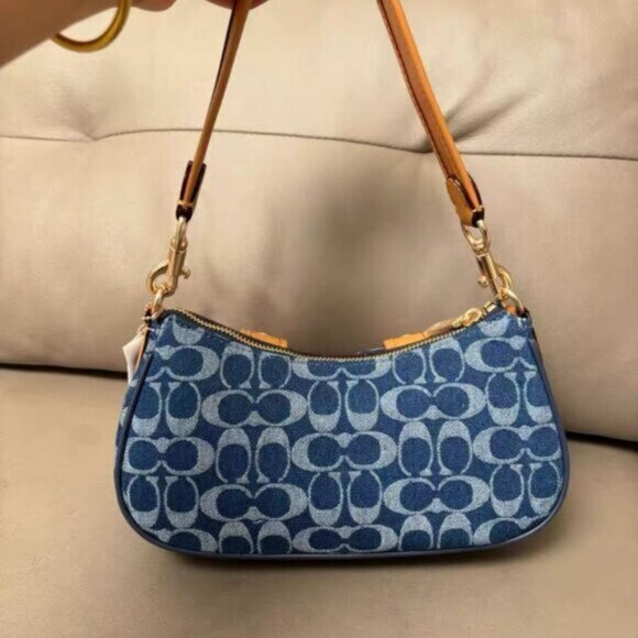 Coach Navy and Tan Shoulder Bag - Picture 3 of 9